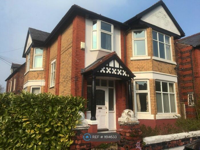 5 Bedroom Detached House To Rent In Kedleston Avenue, Manchester, M14