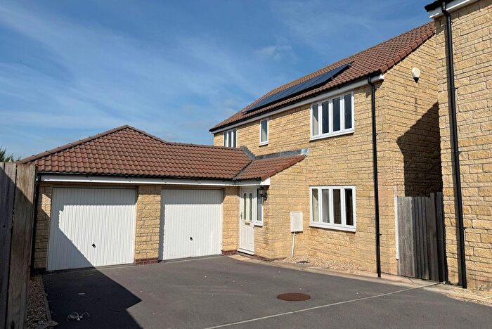 4 Bedroom Detached House For Sale In Collingham Close, Templecombe, BA8
