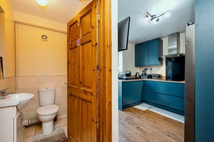 3 Bedroom End Of Terrace House For Sale In Killan Road, Dunvant, Swansea, SA2