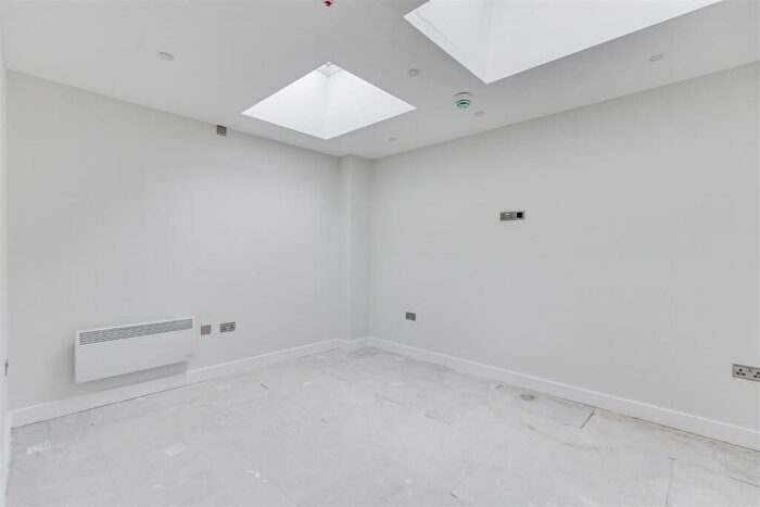 2 Bedroom Apartment To Rent In Bute Street, Cardiff, CF10
