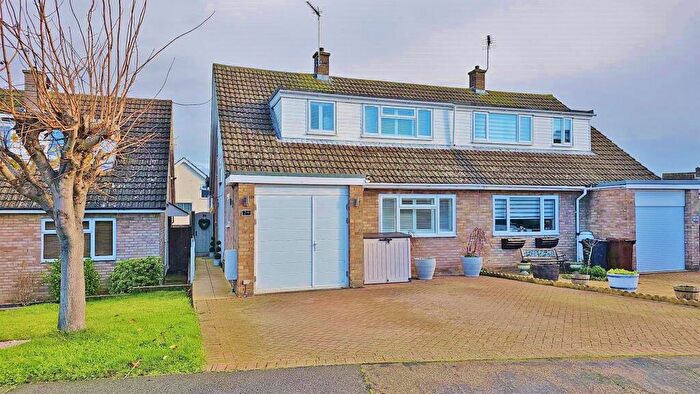 4 Bedroom Semi Detached House For Sale In Norwood Way, Walton On The Naze, CO14