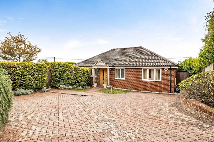 3 Bedroom Detached Bungalow For Sale In Mount View Close, Winchester, SO22