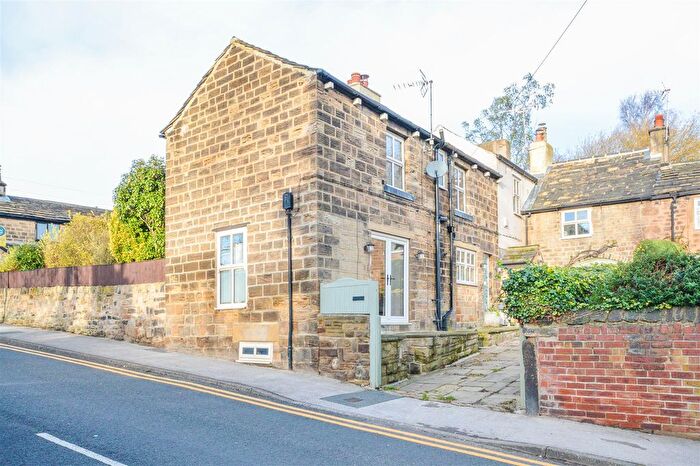 2 Bedroom Cottage For Sale In School Hill, Newmillerdam, Wakefield, WF2