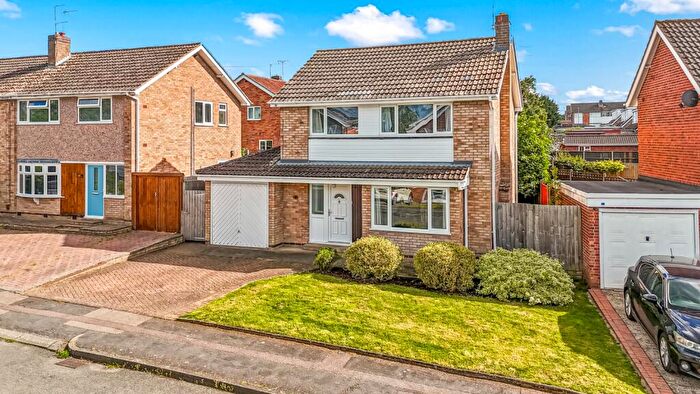 3 Bedroom Detached House For Sale In Winslow Drive, Wigston, Leicestershire, LE18