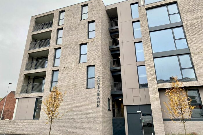 2 Bedroom Flat To Rent In Crossbank House Lower Broughton Road, Salford, M7