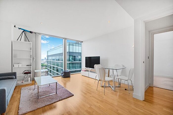 1 Bedroom Flat To Rent In Landmark East Tower, Marsh Wall, E14