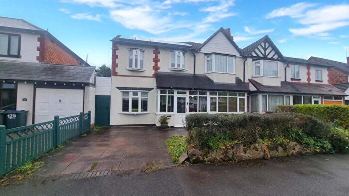 4 Bedroom Semi Detached House For Sale In Haunch Lane, Kings Heath, B13