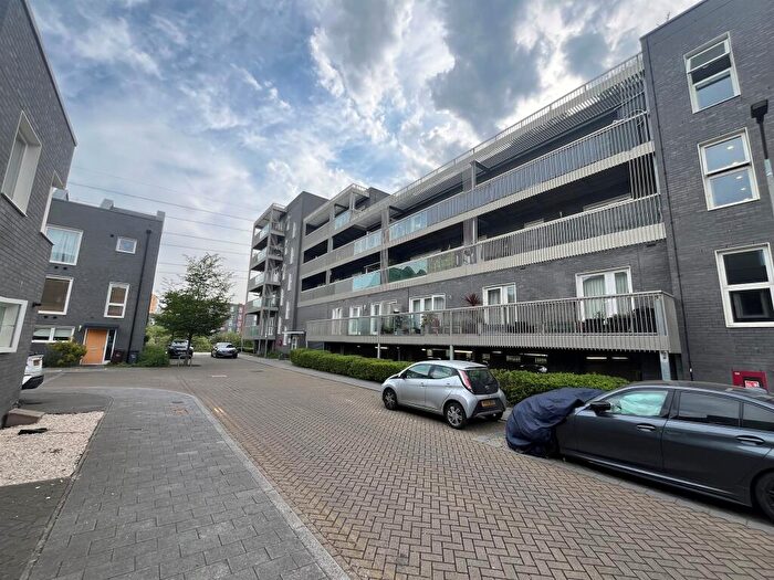 1 Bedroom Flat For Sale In Harlequin Close, Barking, IG11