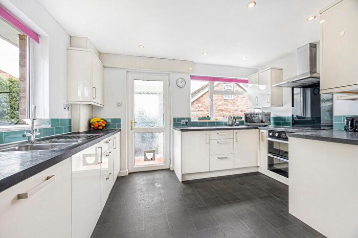 4 Bedroom Semi-Detached House For Sale In Langtoft Road, Stroud, Gloucestershire, GL5