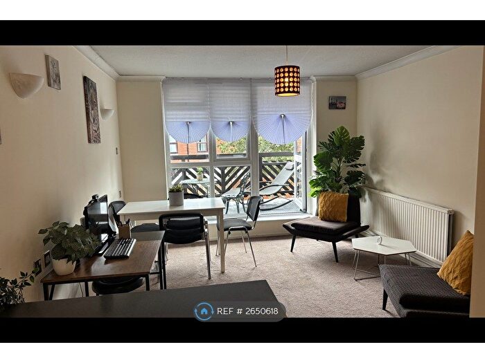 1 Bedroom Flat To Rent In Buttermere Close, Morden, SM4