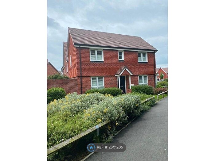 3 Bedroom Detached House To Rent In Hadaway Road, Maidstone, ME17