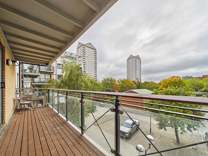 1 Bedroom Flat For Sale In Westferry Road, London, E14