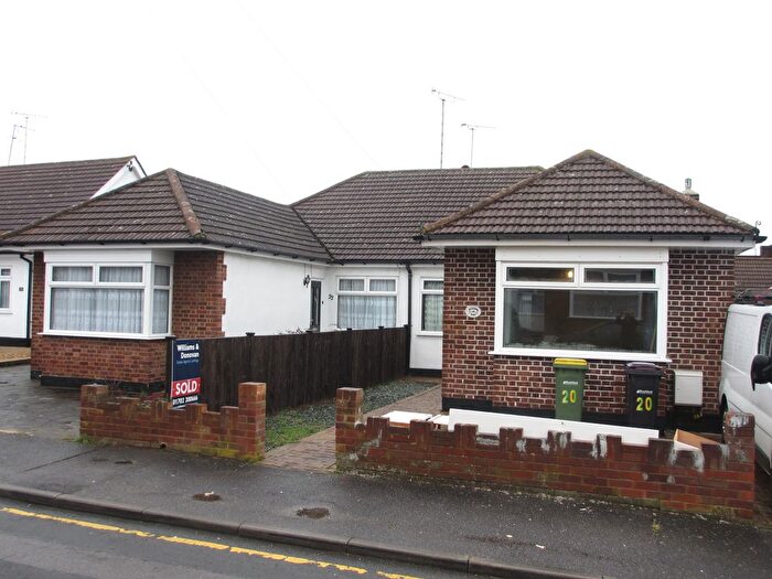 2 Bedroom Semi-Detached Bungalow To Rent In Meadow Way, Hockley, SS5