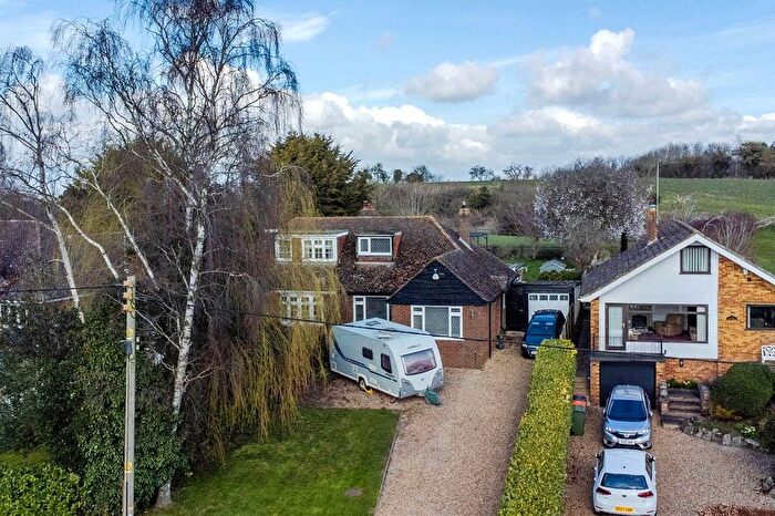 3 Bedroom Bungalow For Sale In Orchard Estate, Eggington, Bedfordshire, LU7