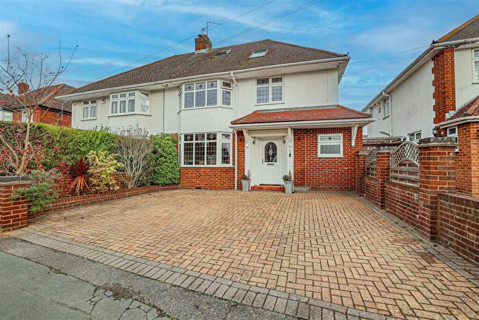 4 Bedroom Semi-Detached House For Sale In Brickfield Avenue, Hemel Hempstead, HP3