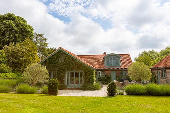 4 Bedroom Detached Bungalow For Sale In Immaculately Presented Home With Field Views In South Creake, NR21