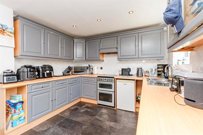 3 Bedroom End Of Terrace House For Sale In Hawley Road, Dartford, Kent, DA1
