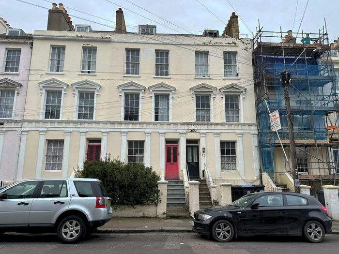 2 Bedroom Maisonette To Rent In Norman Street, Dover, CT17