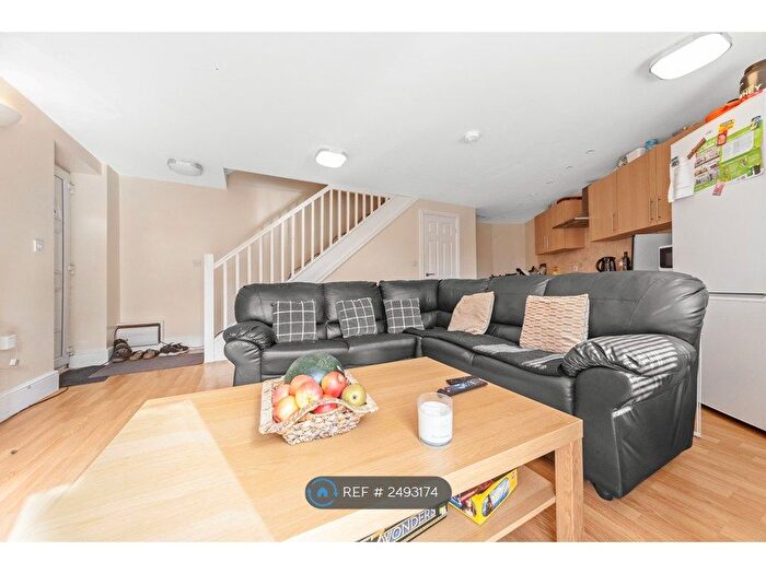 2 Bedroom Detached House To Rent In Monkbridge Street, Leeds, LS6