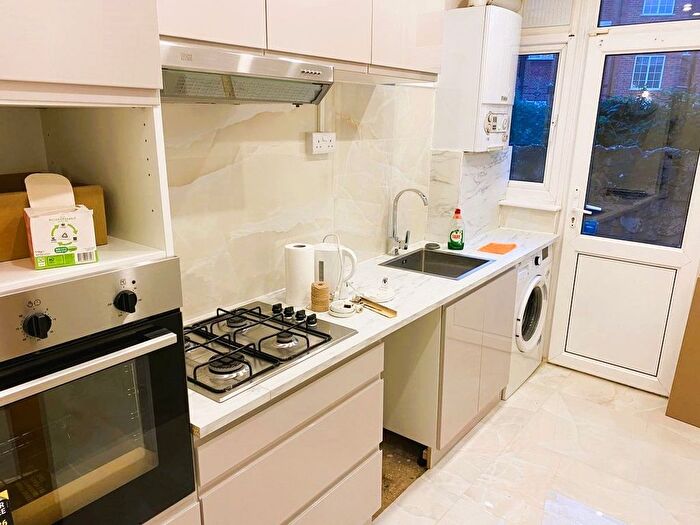 4 Bedroom Detached House To Rent In Lucas Avenue, Harrow, HA2
