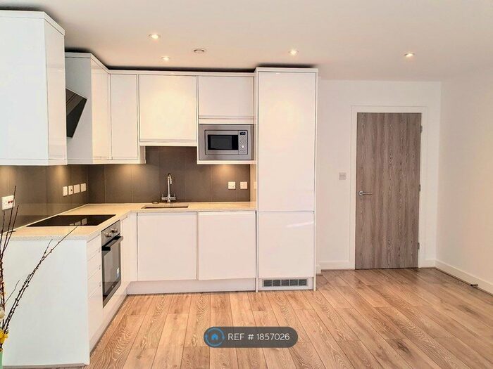 1 Bedroom Flat To Rent In Satchwell Road, London, E2