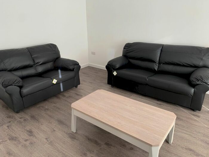 4 Bedroom End Of Terrace House To Rent In Morris View, Leeds, LS5