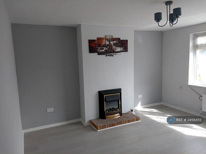 3 Bedroom Semi-Detached House To Rent In Shackerdale Road, Leicester, LE2