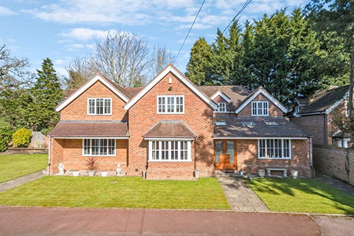 5 Bedroom Detached House For Sale In Denham Road, Iver, Buckinghamshire, SL0