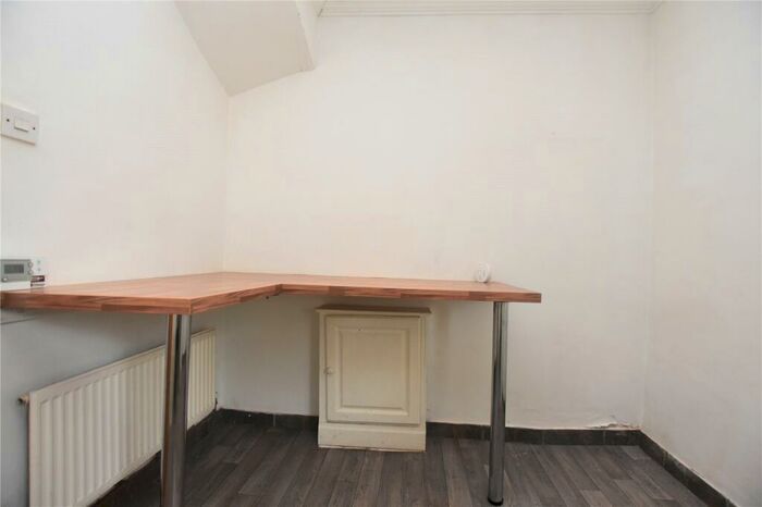 3 Bedroom Terraced House For Sale In Windsor Terrace, Gildersome, Morley, Leeds, LS27