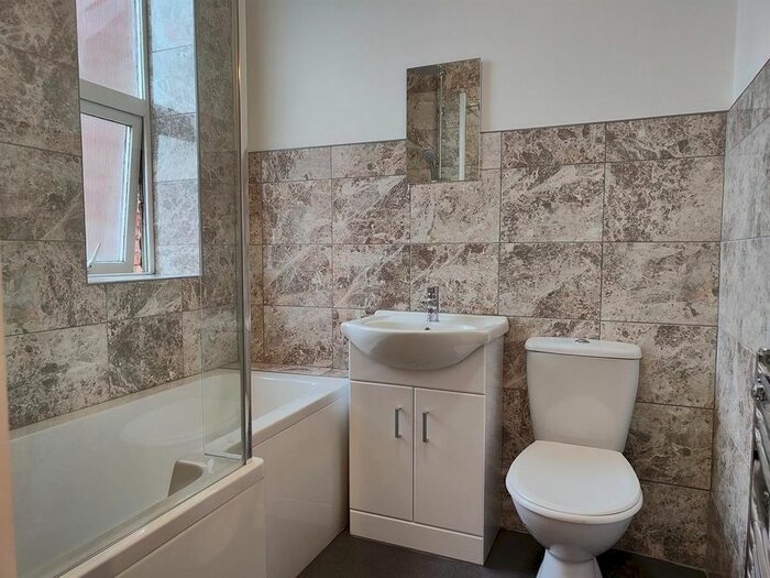 1 Bedroom Flat To Rent In Mitcham Road, London, SW17