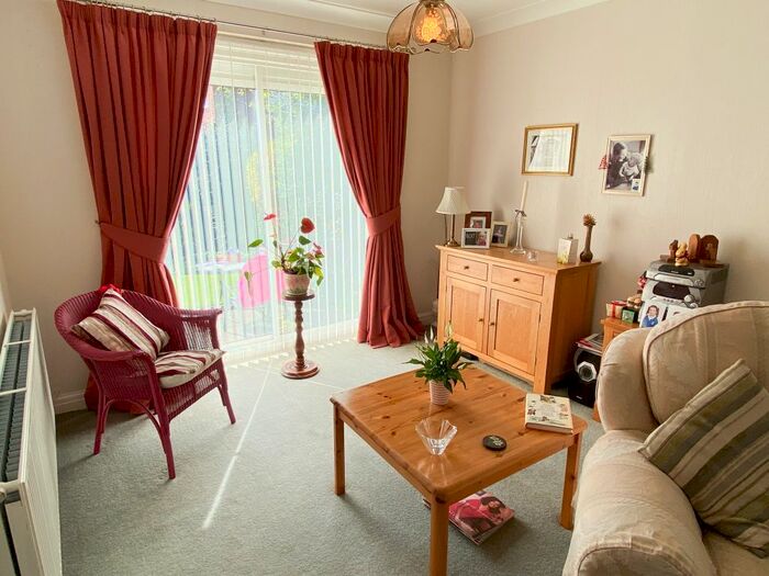 4 Bedroom Detached House For Sale In Boddens Hill Road, Heaton Mersey