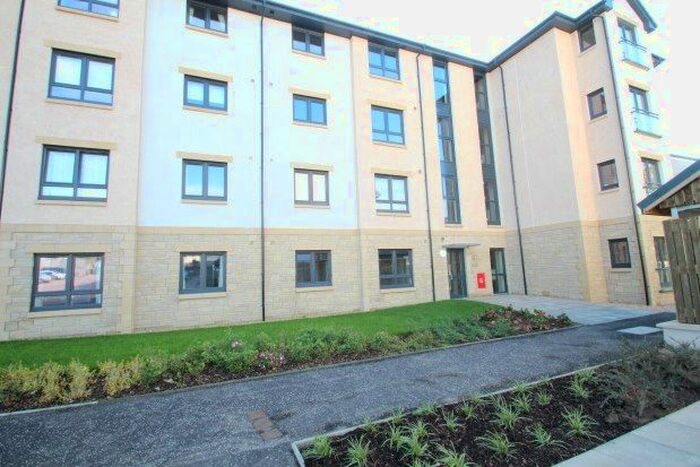 2 Bedroom Flat To Rent In Neuk Drive, Glasgow, G74