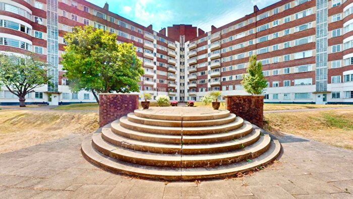 2 Bedroom Apartment To Rent In Hornsey Lane, Highgate, N6