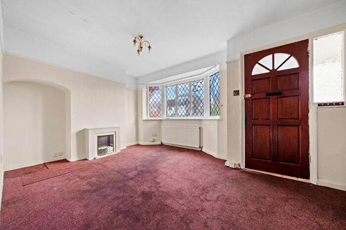 3 Bedroom Terraced House For Sale In Pembury Avenue, Worcester Park, KT4