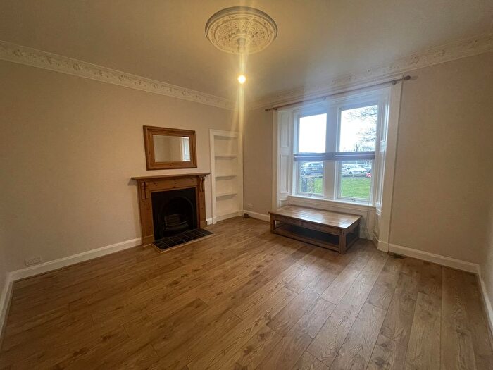 1 Bedroom Flat To Rent In Flat B, Roseangle, Dundee, DD1