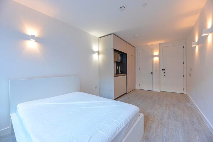 Studio To Rent In College Road, Harrow, HA1