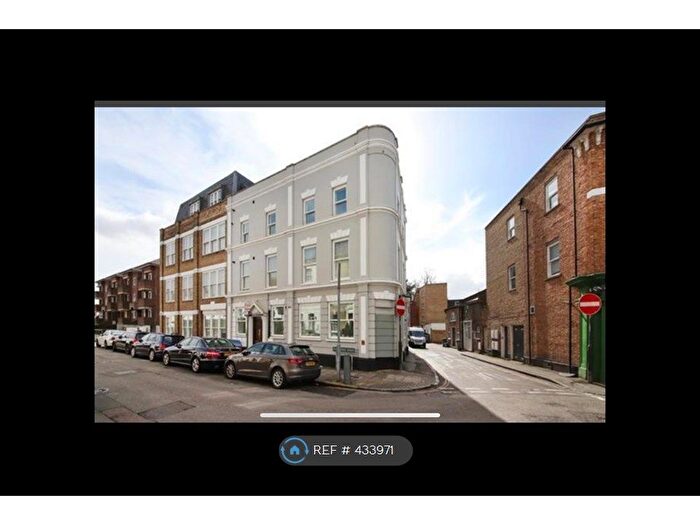 2 Bedroom Flat To Rent In Belvedere Road, Crystal Palace, SE19