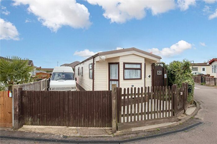 2 Bedroom Detached House For Sale In Stopsley Mobile Home Park, St. Thomas's Road, Luton, Bedfordshire, LU2