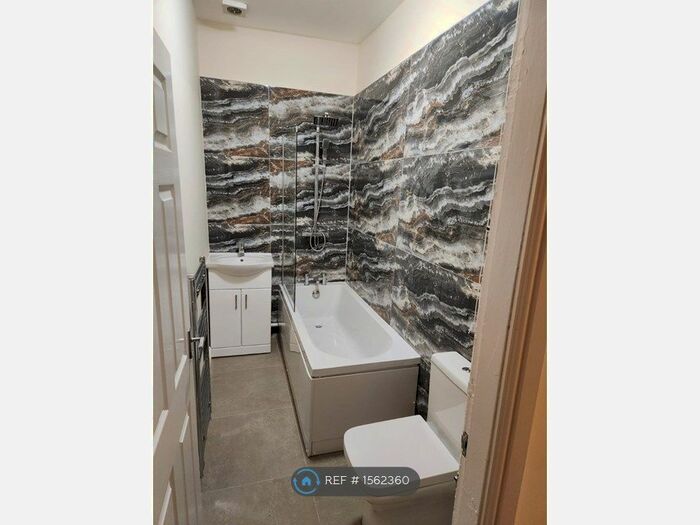 3 Bedroom Terraced House To Rent In Tonge Moor Road, Bolton, BL2