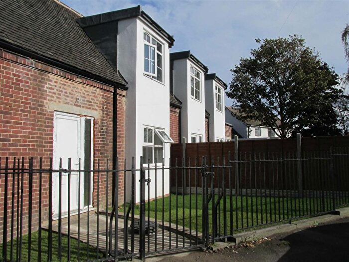 2 Bedroom Town House To Rent In Horseley Road, Tipton, DY4