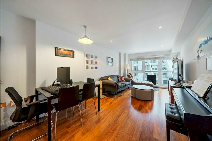 1 Bedroom Apartment To Rent In Clerkenwell Road, London, EC1M