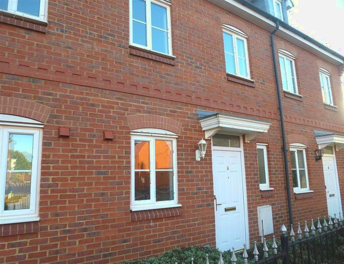 3 Bedroom House To Rent In The Meadows, Old Stratford, Milton Keynes, MK19