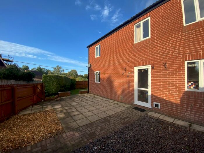 3 Bedroom Terraced House To Rent In Lethbridge Road, Wells, BA5