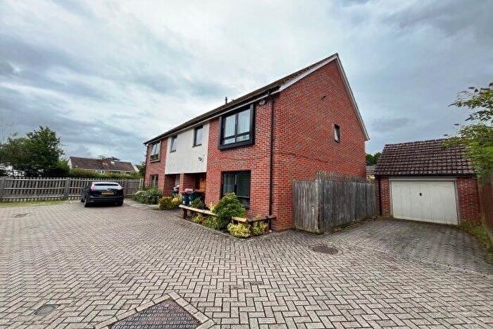 3 Bedroom Property To Rent In Delrogue Road, Crawley, RH11