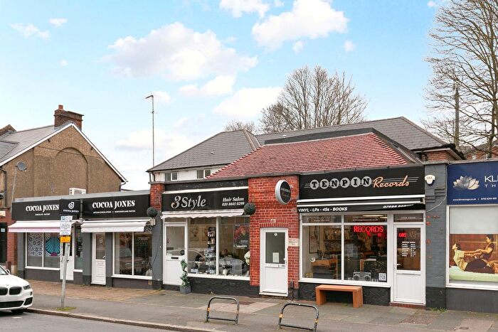 2 Bedroom Flat To Rent In Old Lodge Lane, Purley, CR8