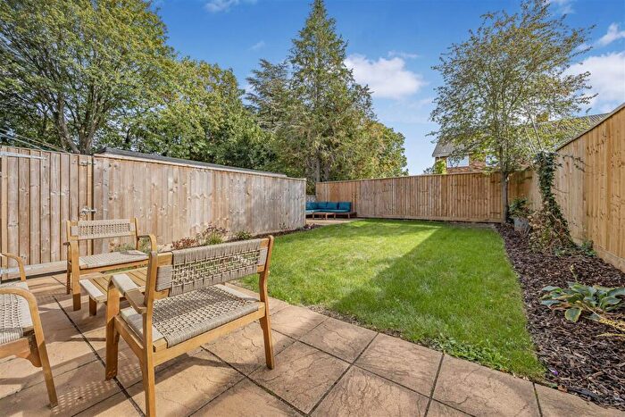 2 Bedroom Flat For Sale In Gaston Avenue, Keynsham, BS31