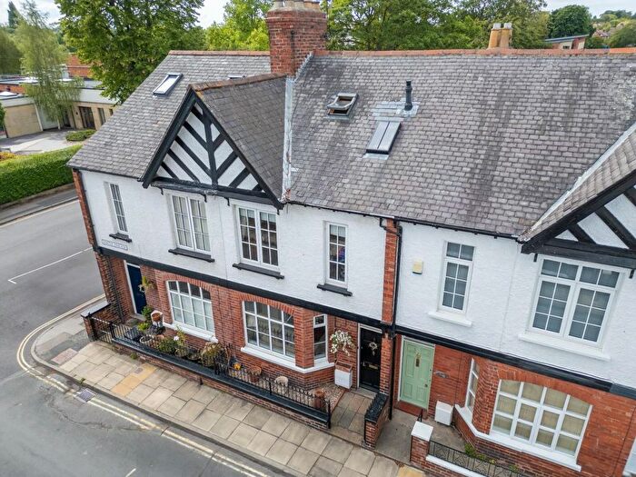 4 Bedroom Terraced House For Sale In North Parade, York, YO30