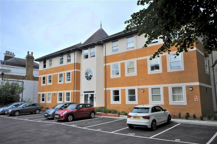 1 Bedroom Flat To Rent In Cricket Green, Mitcham CR4