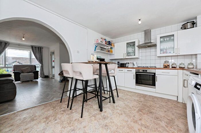 3 Bedroom Semi-Detached House For Sale In Mill Road, South Ockendon, Essex, RM15
