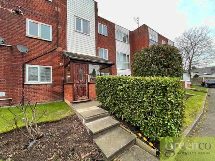 2 Bedroom Flat To Rent In Kersal Road, Prestwich, Manchester M25